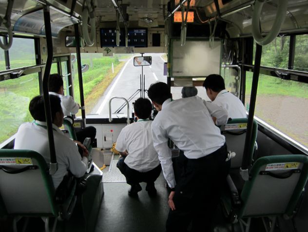 研修風景：バスの車内