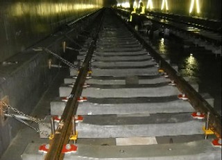 仙台市交通局 東西線事業の軌道工事
