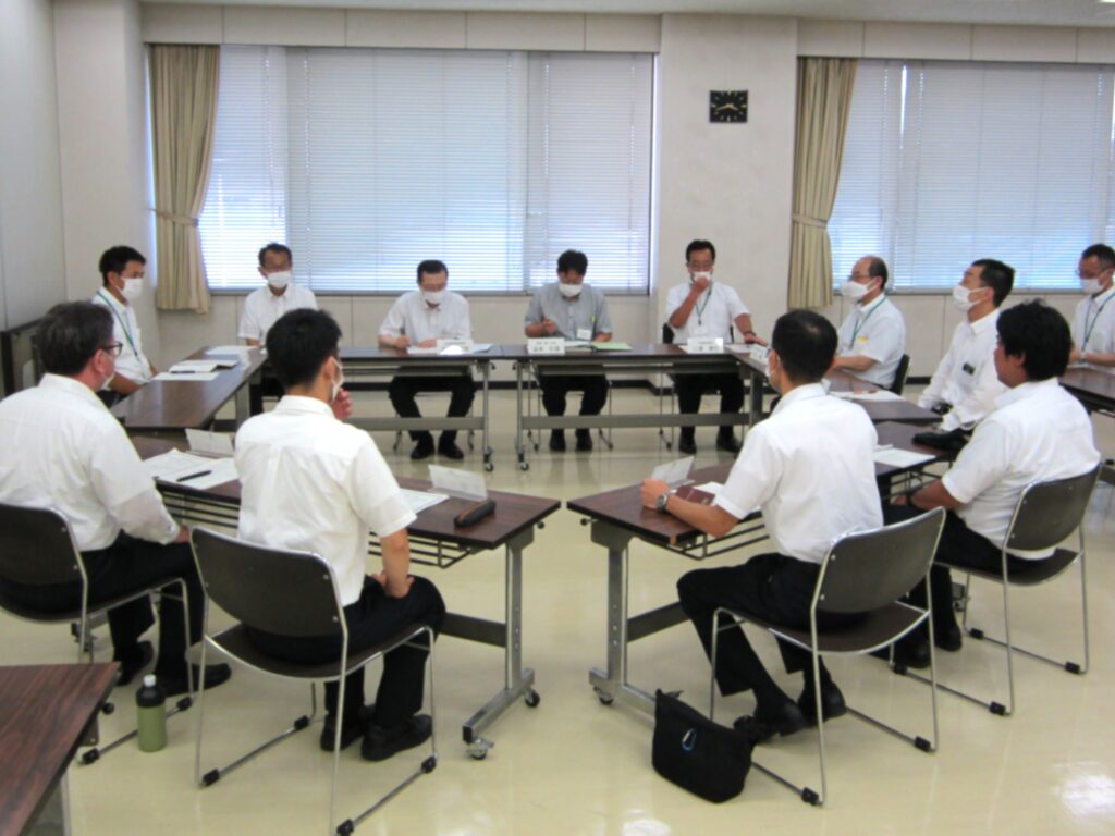 交通事業管理者との意見交換会の様子
