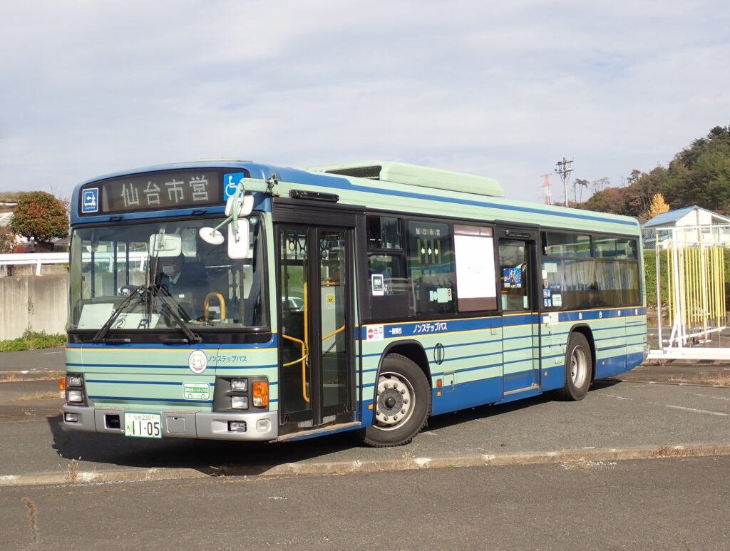 運転コンテストの実技中の市バス